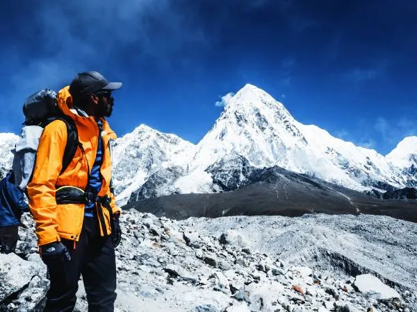 Best seasons for Everest base camp featured