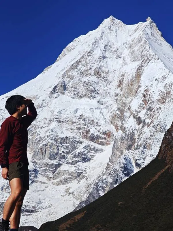 Trekker at Manaslu region