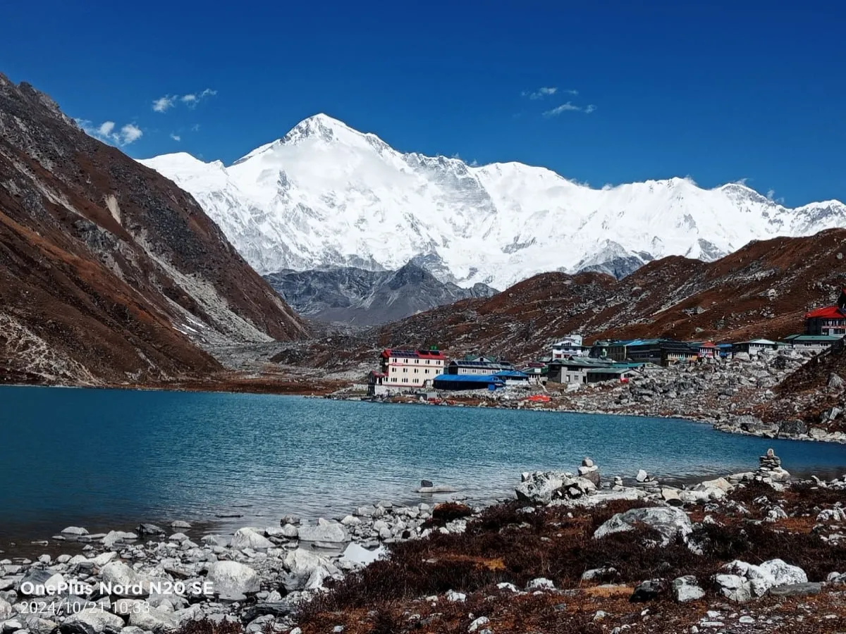 Beautiful Gokyo valley during Everest Chola pass