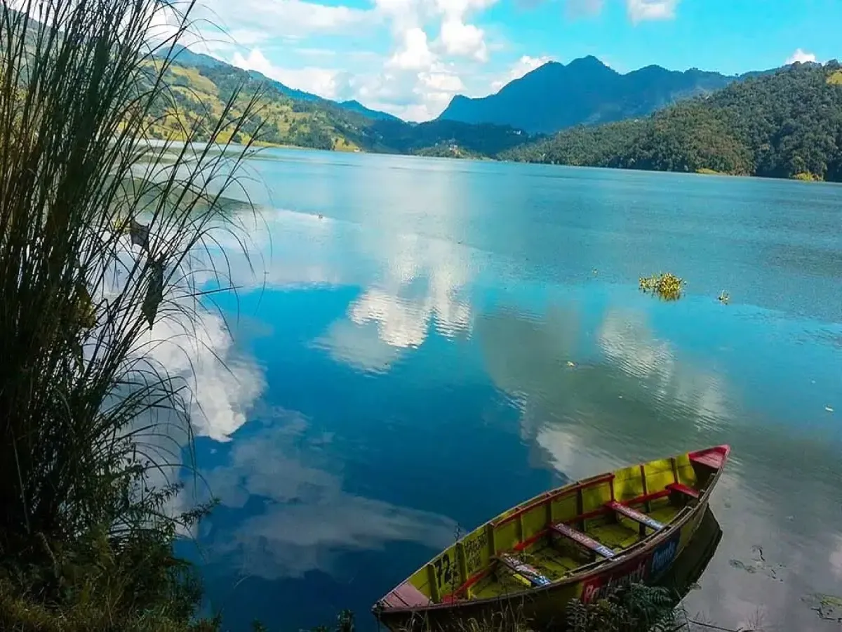 Boat in Begnas Lake