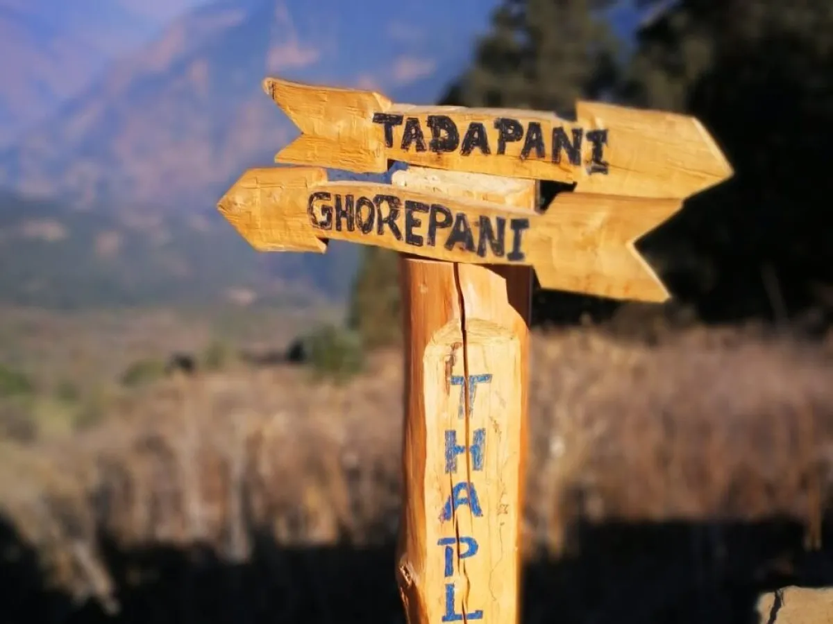 Navigation board leading toward to Tadapani