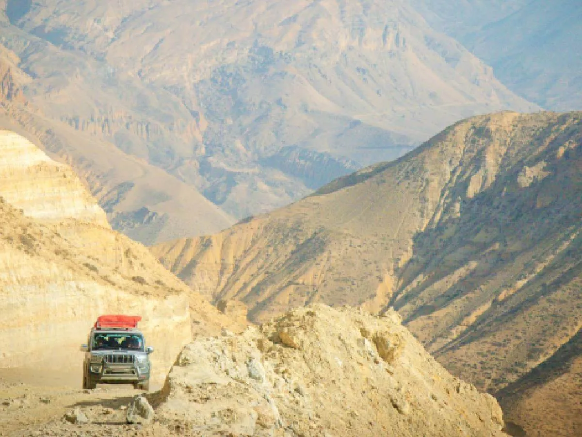 Scoprio driving over Upper mustang