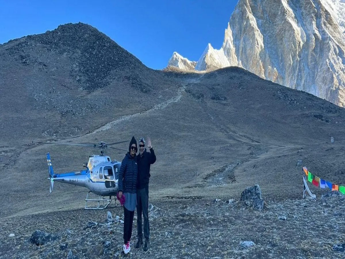 Travellers clicking pictures at ebc