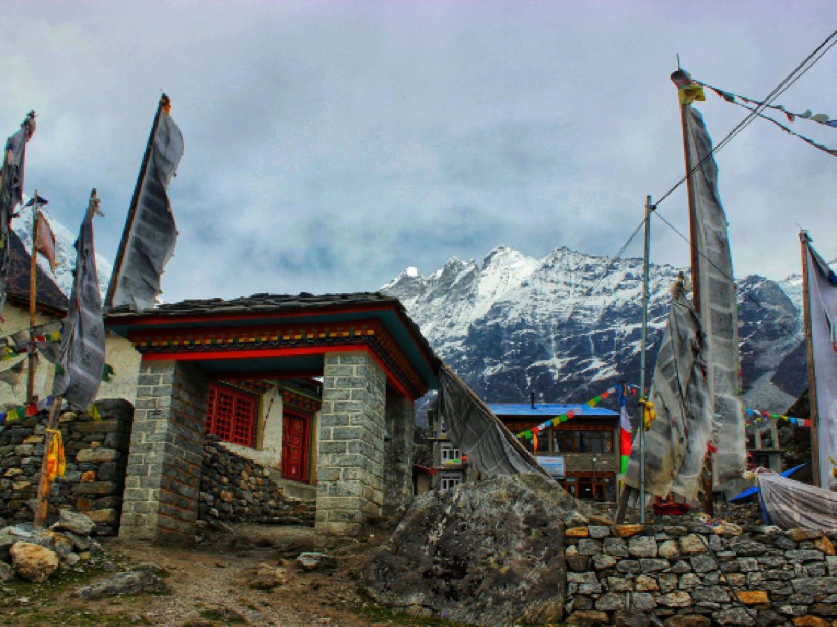 Monastery on the Gosainkunda Lake