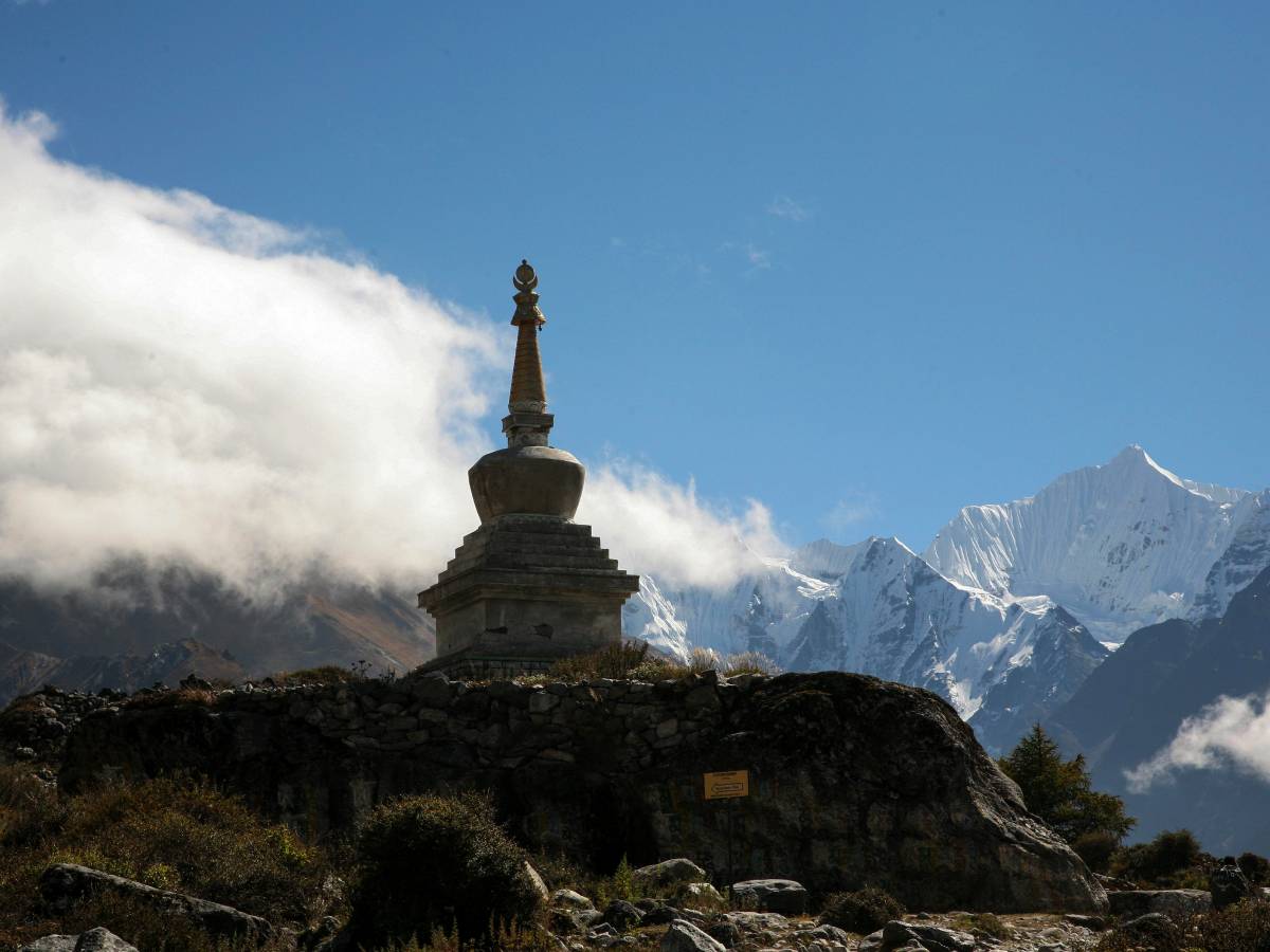 Monastery on the way to Gosainkunda lake