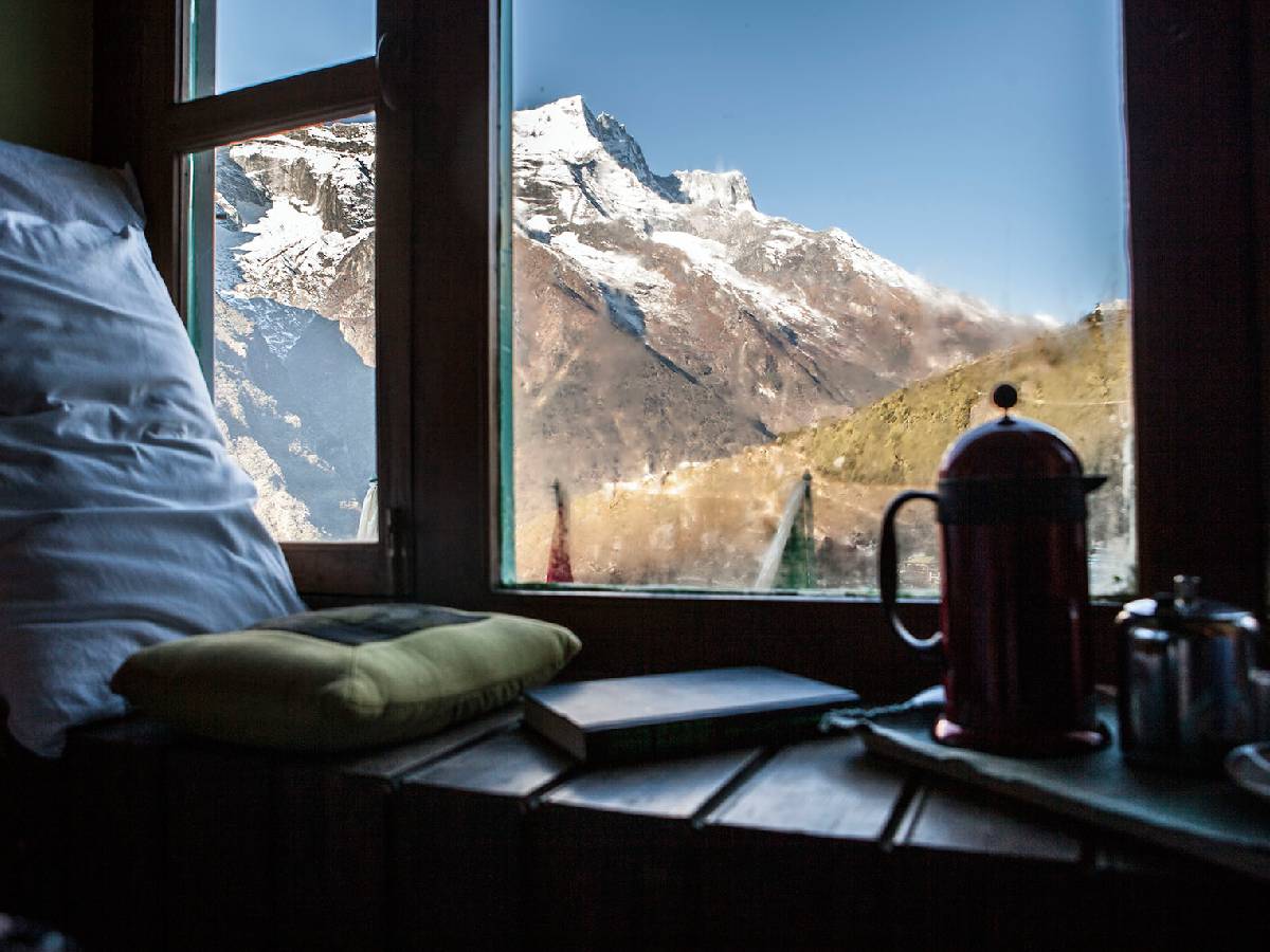 Views of mountains seen from the tea house of Gorakshep