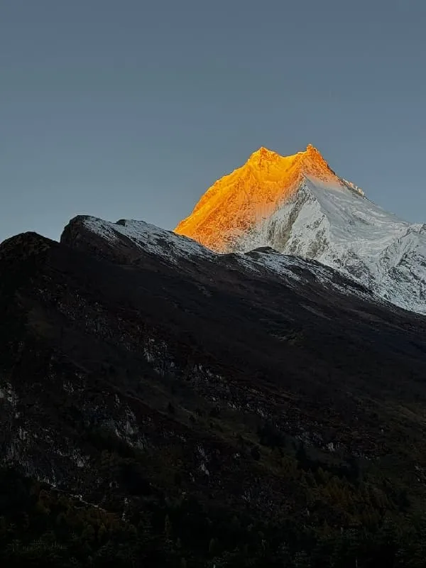 Beautiful sunrise during budget manaslu trekking