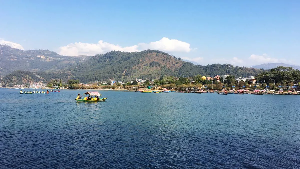 beautiful-phewa-lake-in-autumn