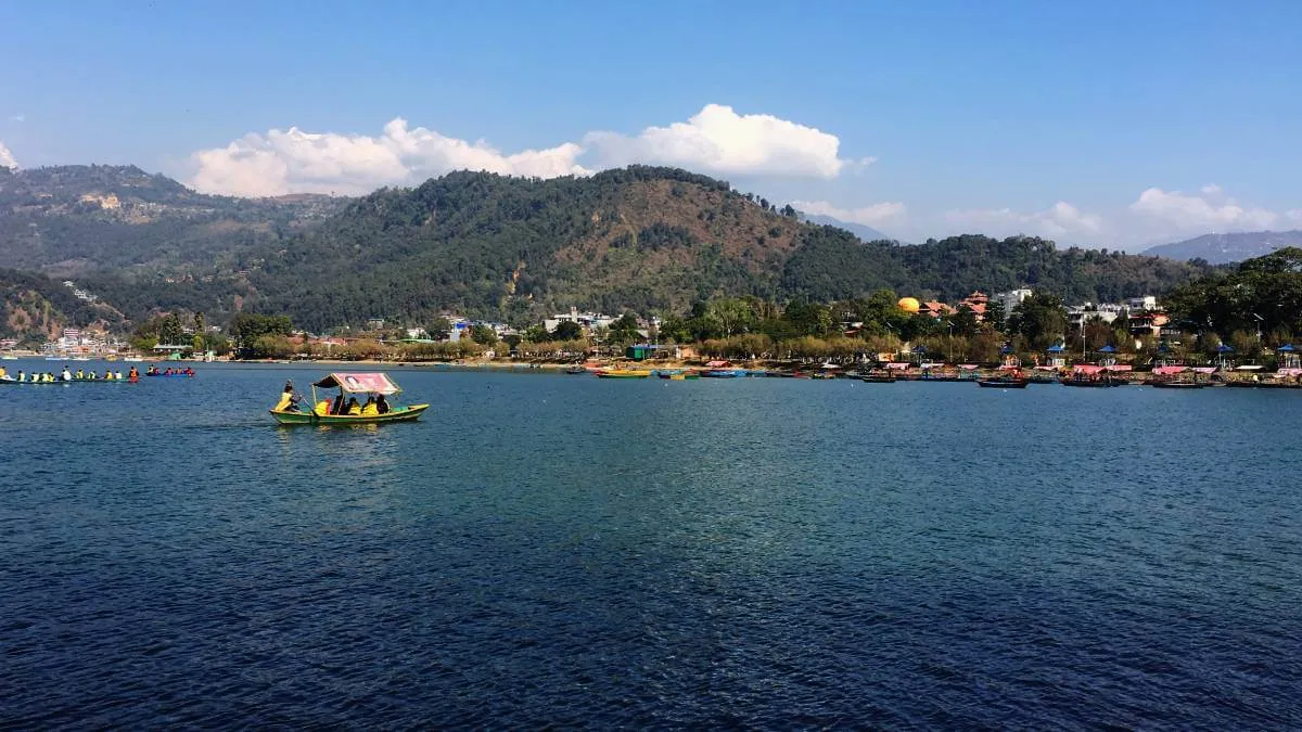 beautiful-pokhara-phewa-lake