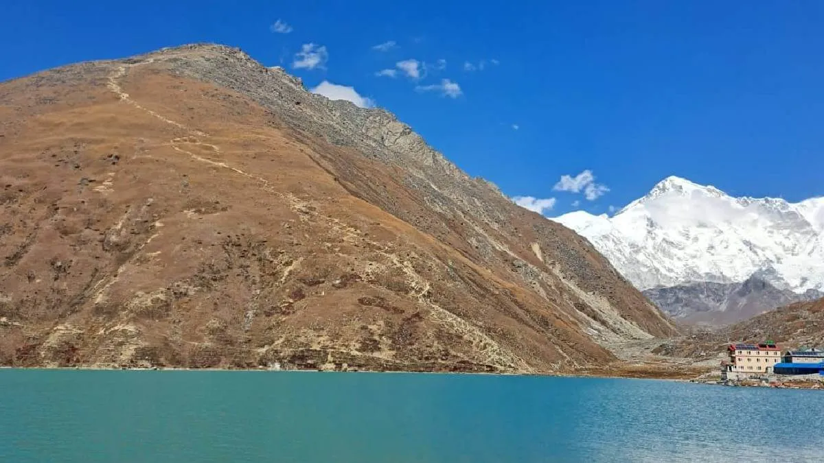 lake-seen-from-gokyo-ri