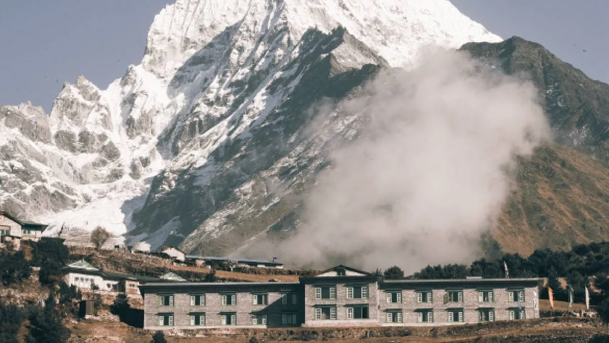 mountain-and-tea-house-lobuche