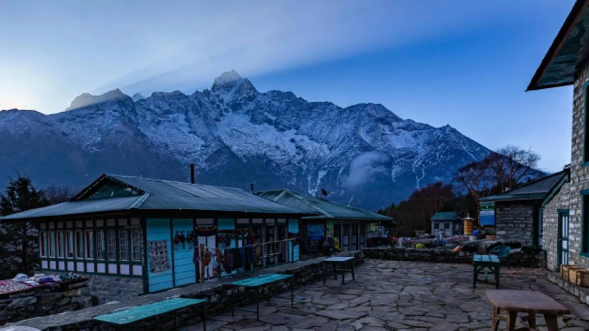 tea-house-at-dingboche
