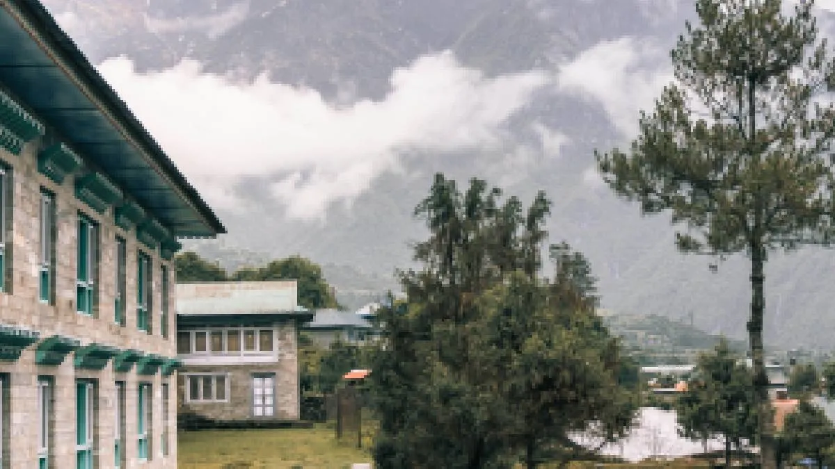 tea-house-in-lukla-nepal