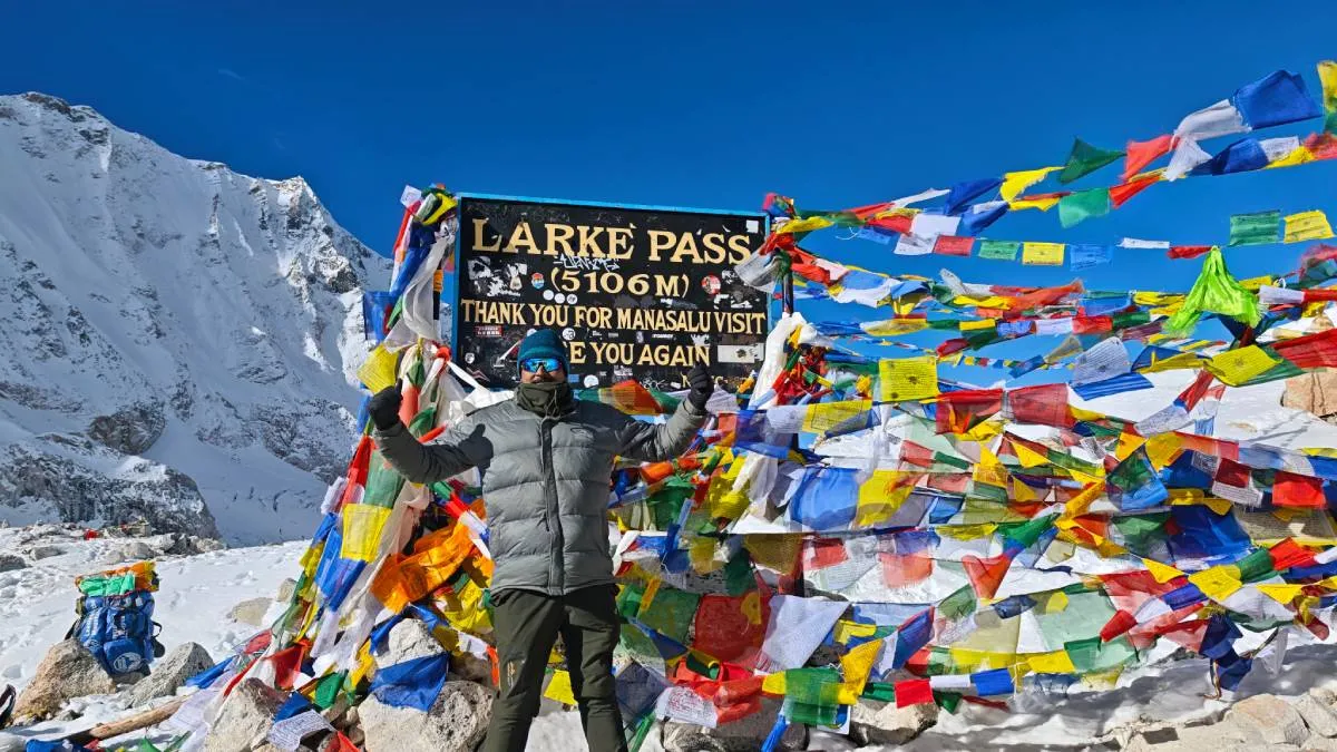 welcome-board-at-larkya-la-pass