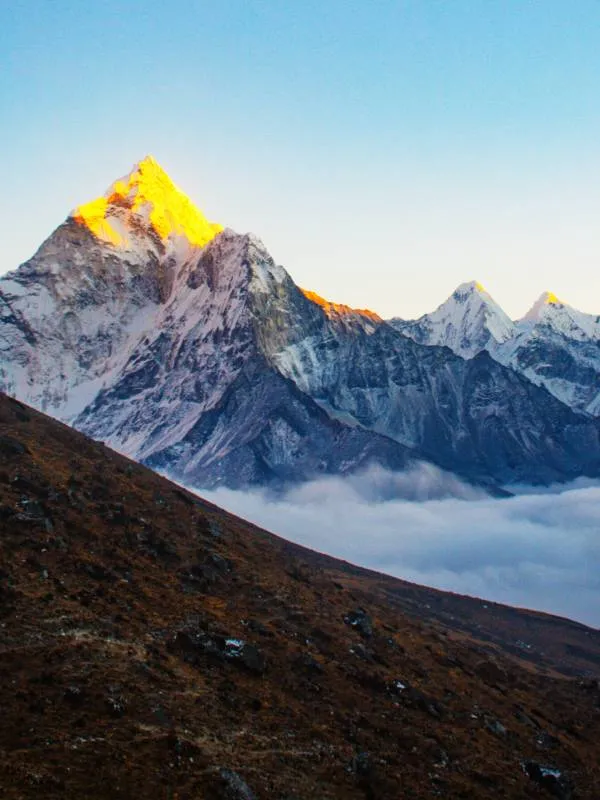 Sunrise over Mount Makalu