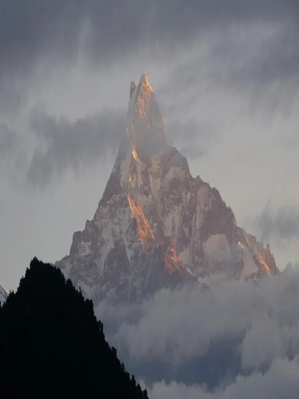Sunrise seen from Sarangkot Nau Danda hike
